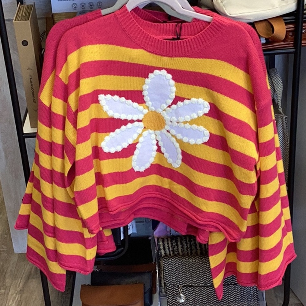 Brand new womens/juniors flower striped sweater - Picture 2 of 4